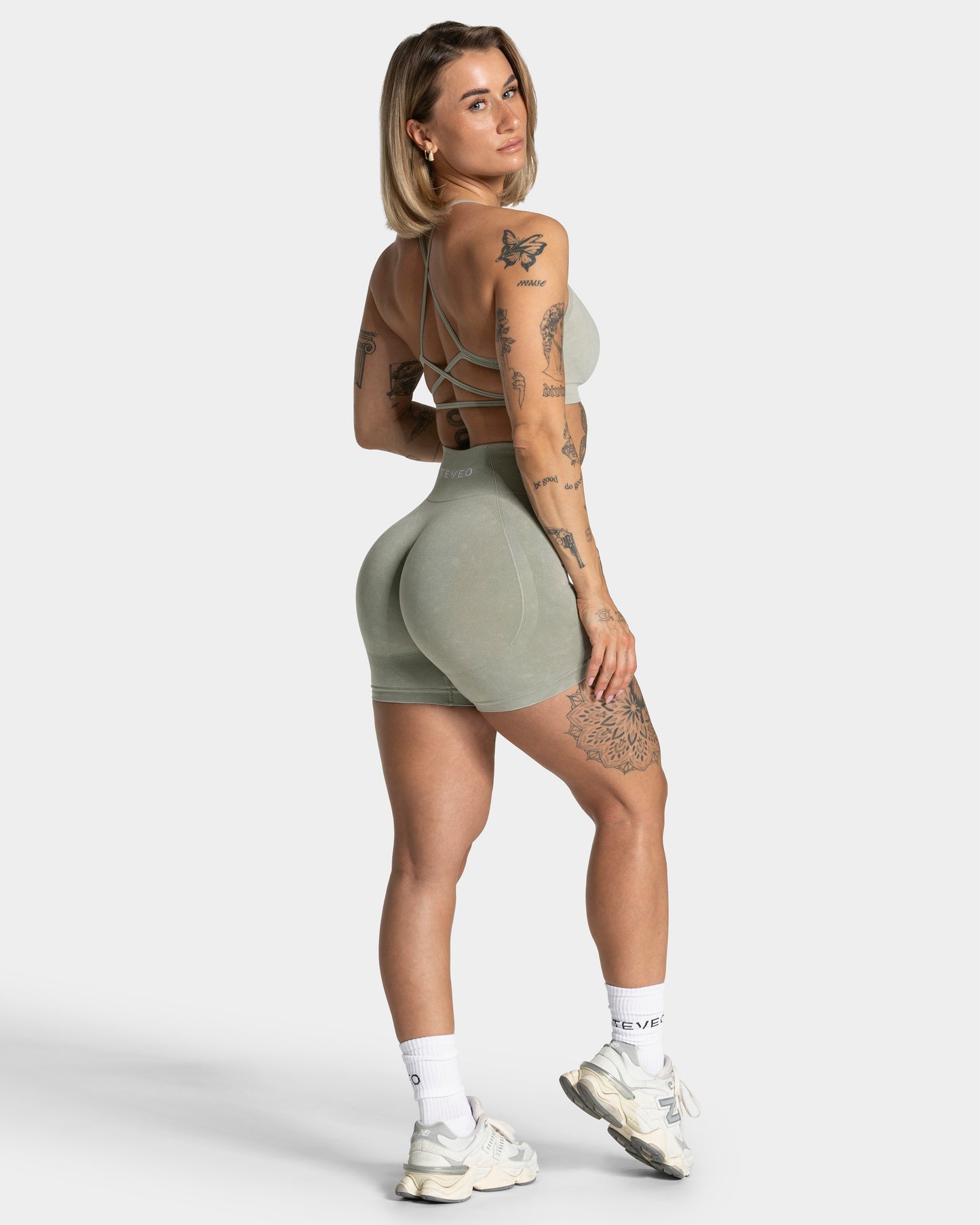 Acid Covert Scrunch Short "Salbei"