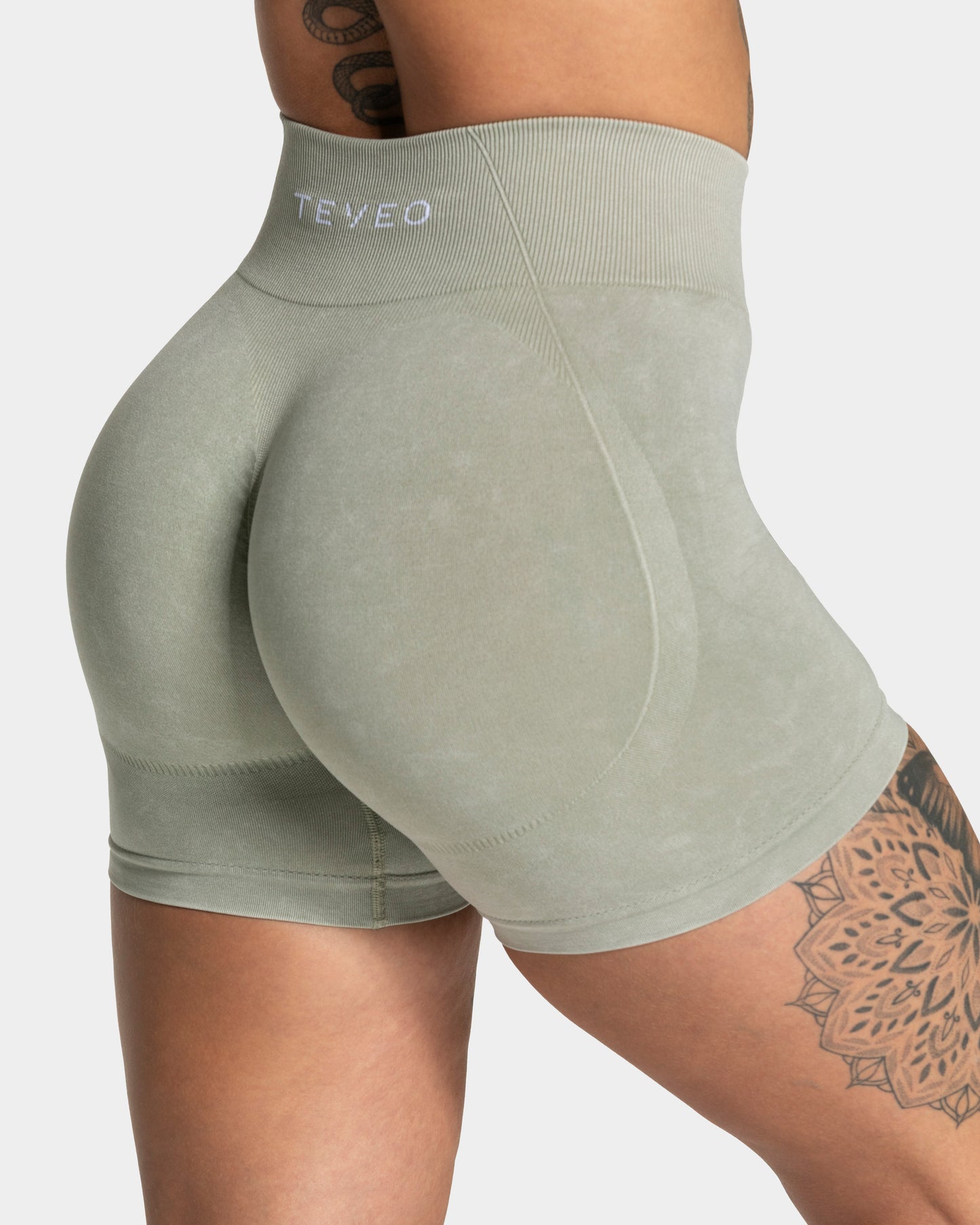 Acid Covert Scrunch Short "Salbei"