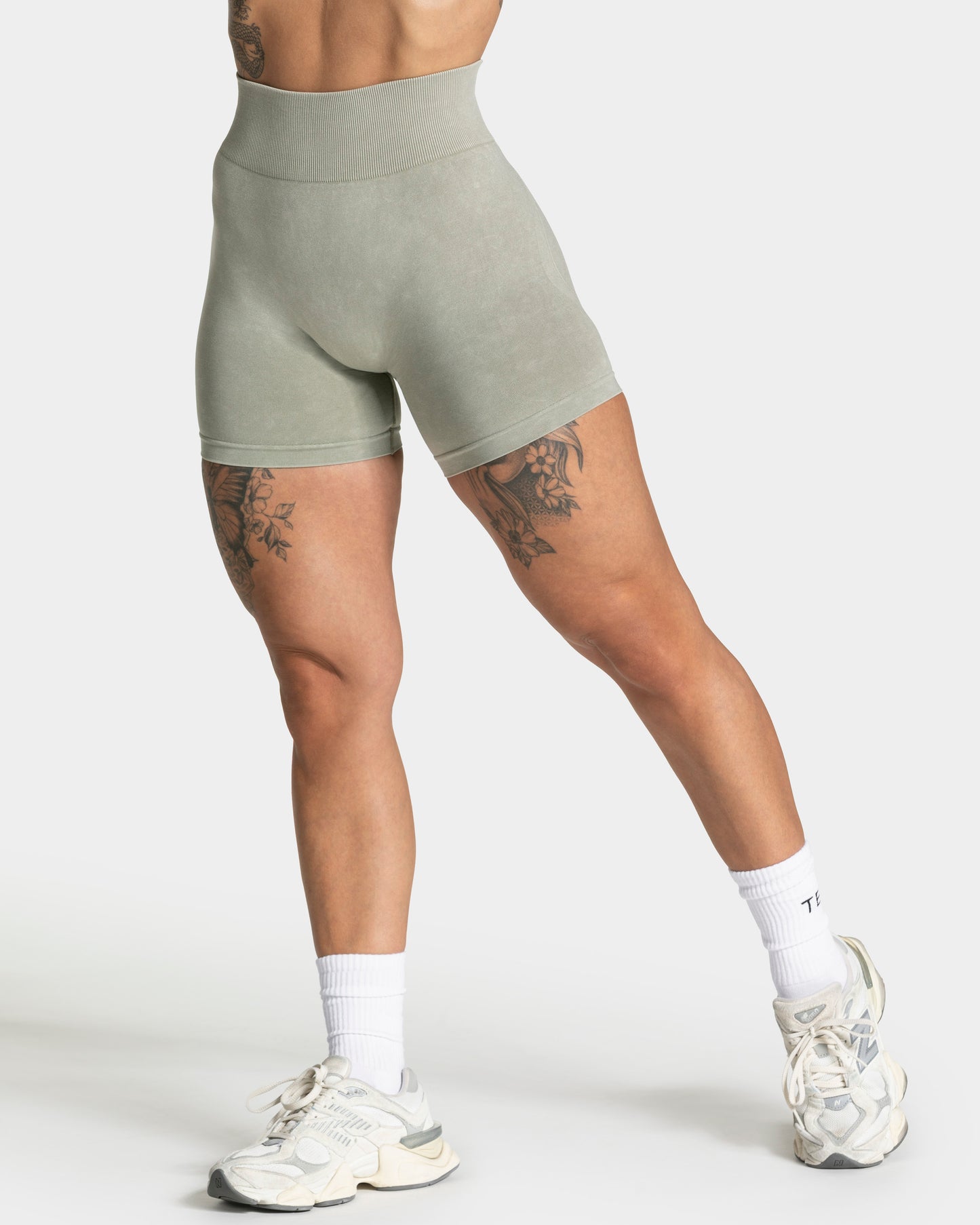 Acid Covert Scrunch Short "Salbei"