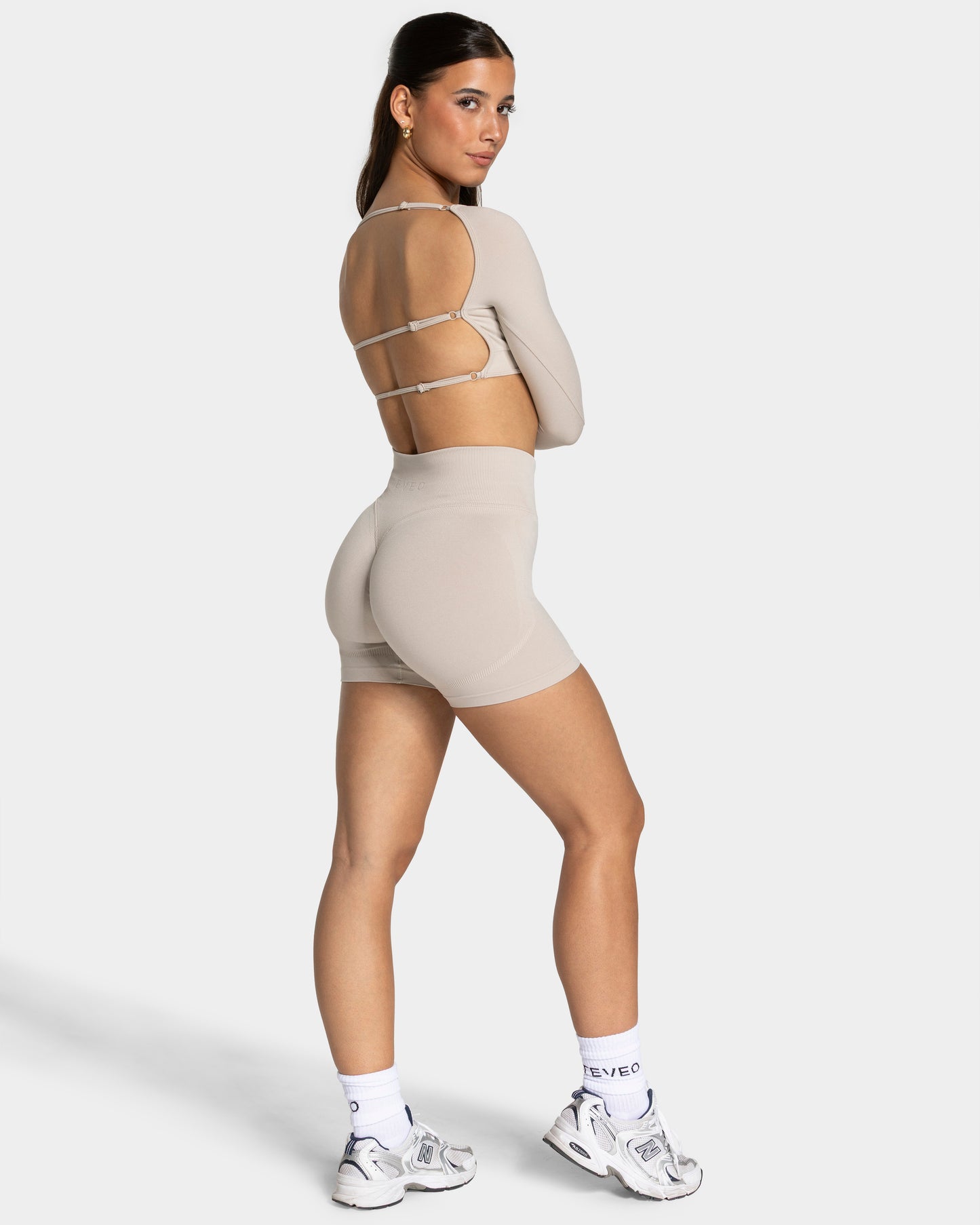 Femme Backless Longsleeve "Cream"