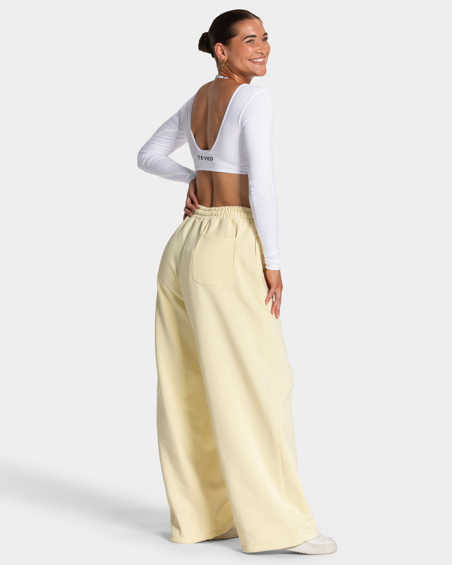 Accendi Jogger a gamba larga "Butter Yellow"